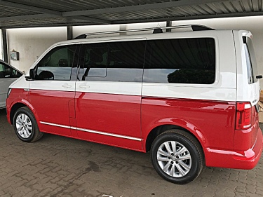 Red Caravelle Gal